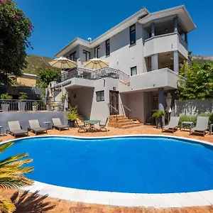 https://maartens-guesthouse.hotels-capetown.com